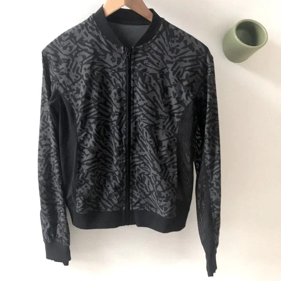 Lululemon Lab Noir Jacket - Picture 2 of 5